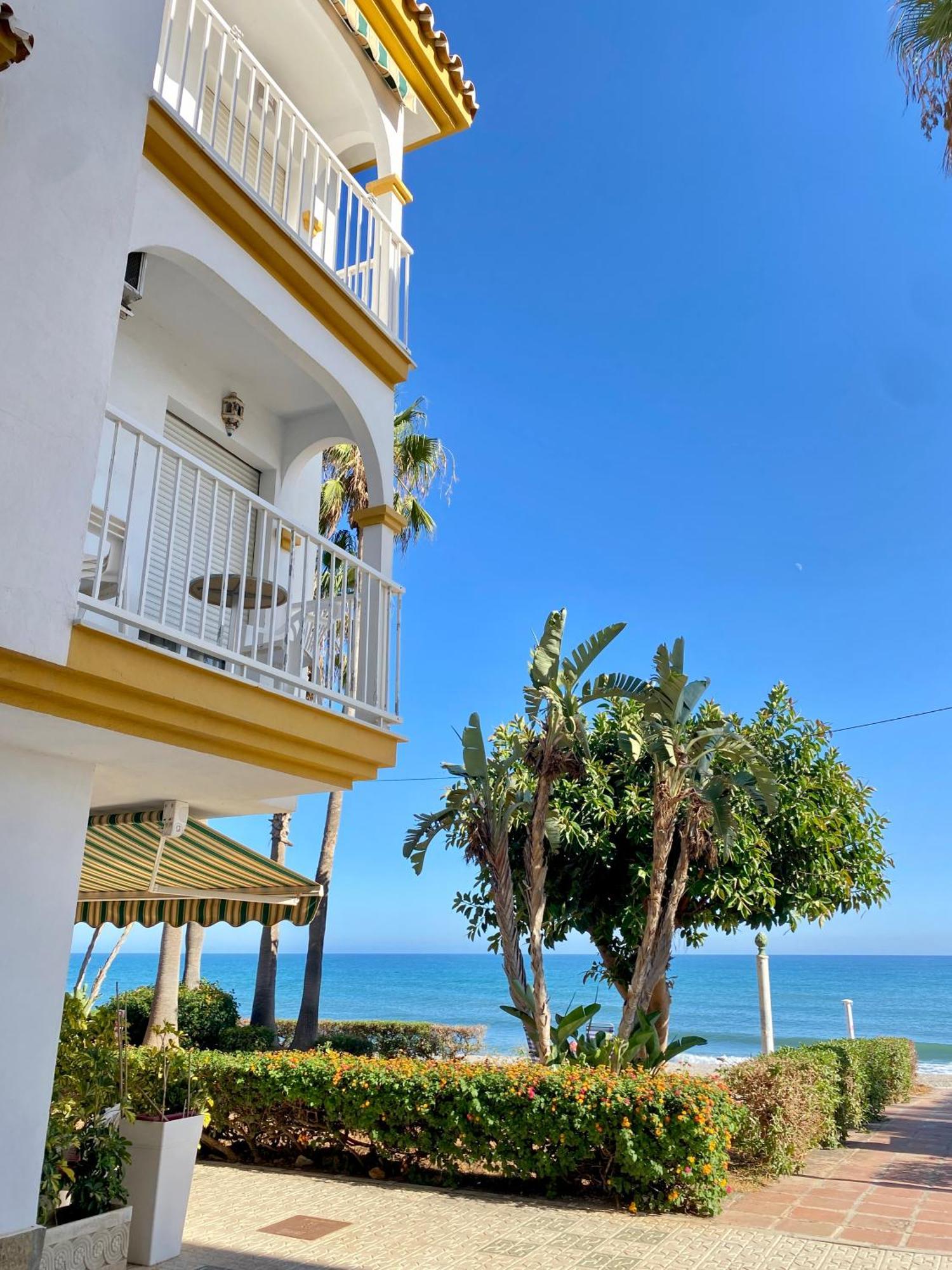 Ferienwohnung First Line Torrox Costa Exterior foto